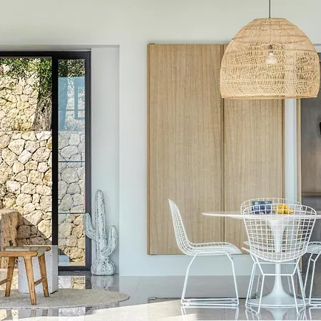 Mimi And Coco Corfu *