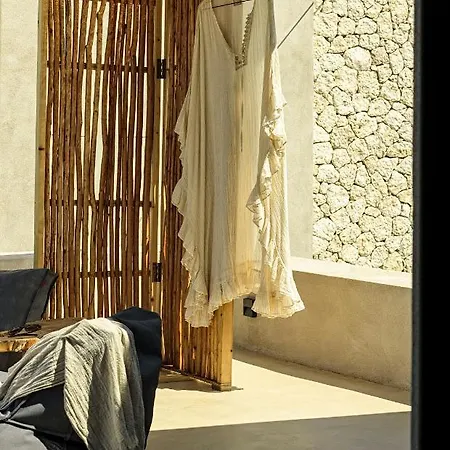 Mimi And Coco Corfu Paramonas