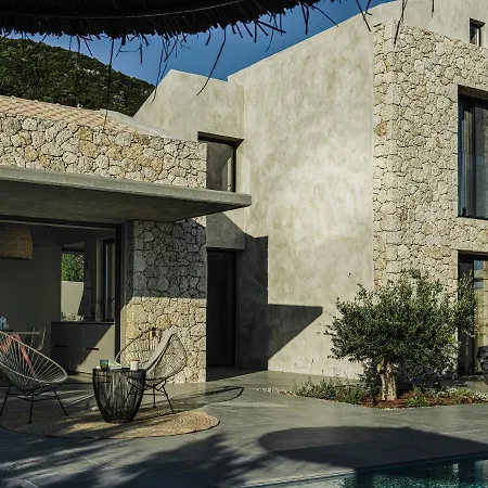 Mimi And Coco Corfu *