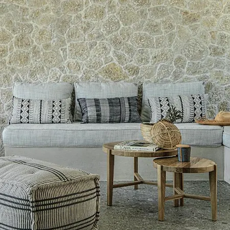 Mimi And Coco Corfu *