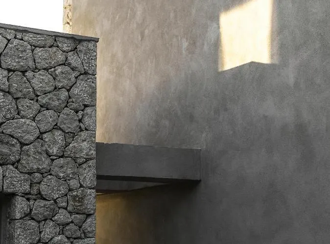 Mimi And Coco Corfu * Парамонас