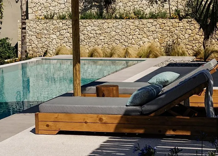 Mimi And Coco Corfu *